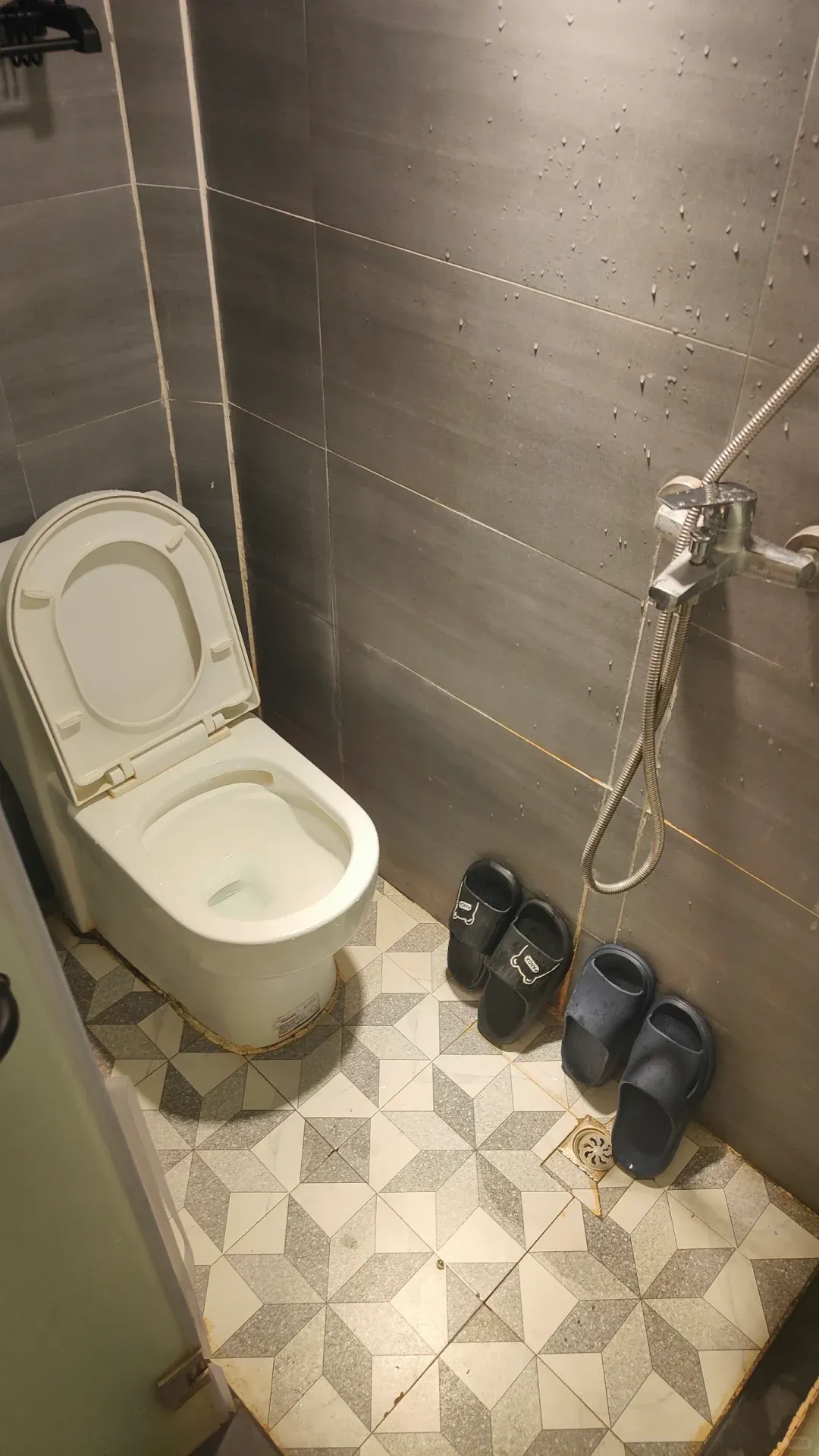 AVOID THIS 'BOUTIQUE' STAY Near Yongqing Fang, Guangzhou! 💣 TOTAL RIP-OFF! 5